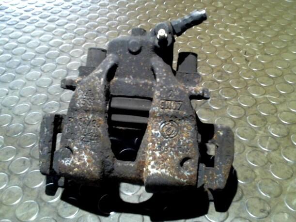 Foto: BREMSSATTEL VORN LINKS eines Fiat Punto 1.9 JTD Club