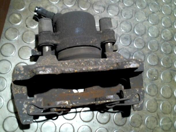 Foto: BREMSSATTEL VORN LINKS eines Fiat Punto 1.9 JTD Club