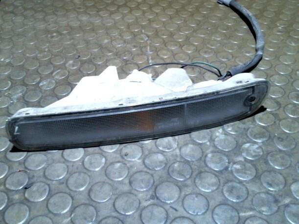 Foto: BLINKER VORN LINKS eines Mazda 323 F 1.5 Club