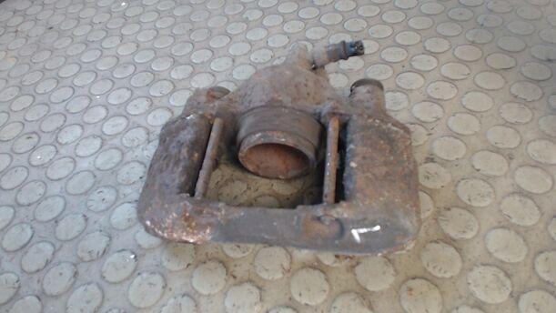 Foto: BREMSSATTEL VORN LINKS eines Mazda 323 F 1.5 Club