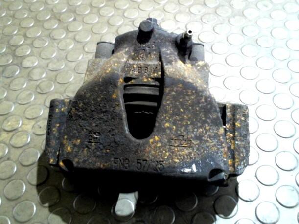 Foto: BREMSSATTEL VORN LINKS eines Opel Astra 2.2 16V Coupe