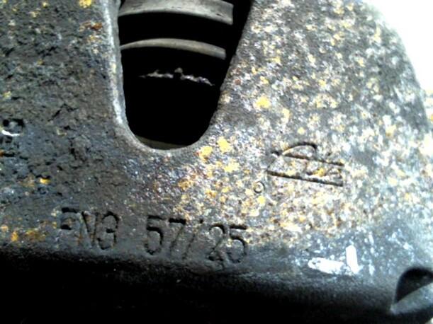 Foto: BREMSSATTEL VORN LINKS eines Opel Astra 2.2 16V Coupe
