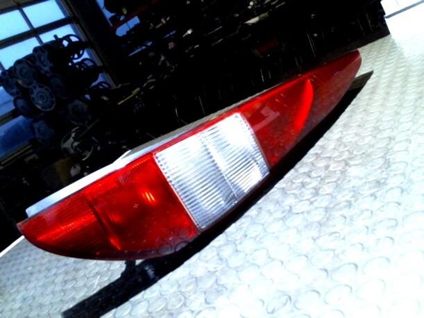 Foto: HECKLEUCHTE / RÜCKLEUCHTE RECHTS eines Ford Mondeo 2.0 Turnier Club