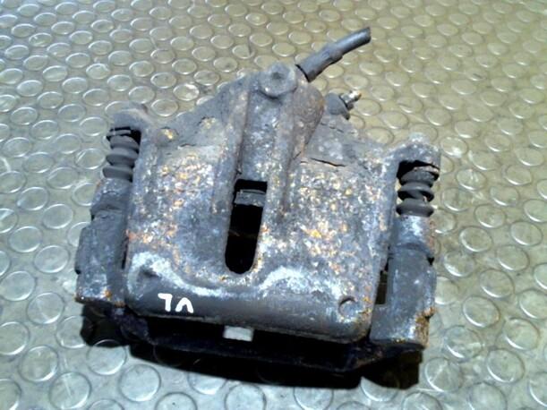 Foto: BREMSSATTEL VORN LINKS eines Ford Mondeo 2.0 Turnier Club