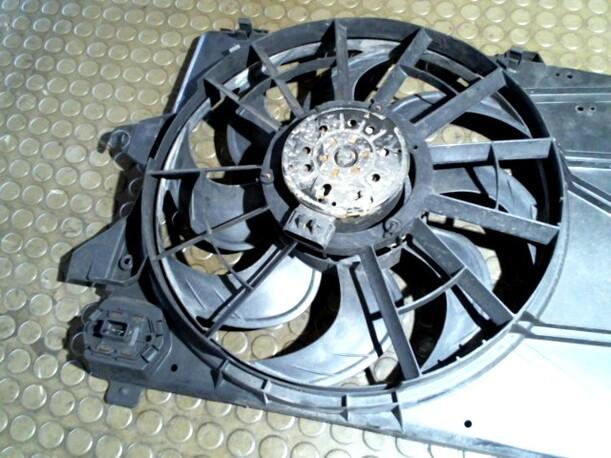 Foto: ELEKTROLÜFTER eines Ford Mondeo 2.0 Turnier Club