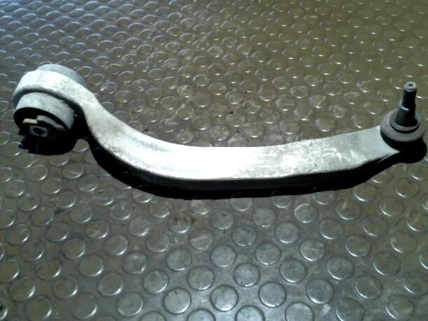 Foto: QUERLENKER UNTEN HINTEN LINKS eines Audi A4 1.6 Club