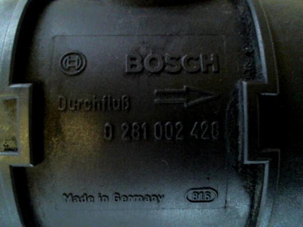 Foto: LUFTMASSENMESSER BOSCH eines Opel Omega Caravan 2.2 DTI Club