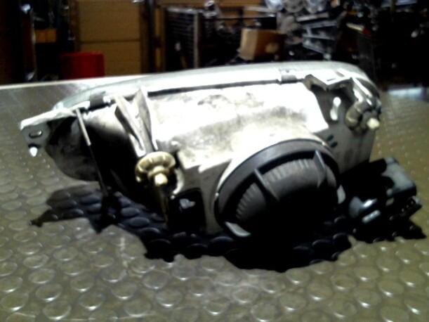 Foto: SCHEINWERFER RECHTS eines VW Golf 1.8 Club