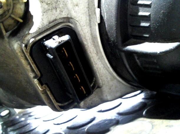 Foto: SCHEINWERFER RECHTS eines VW Golf 1.8 Club