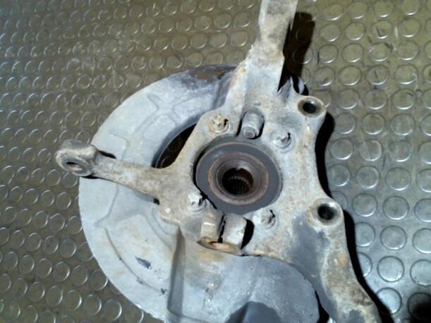 Foto: ACHSSCHENKEL VORNE LINKS eines Volvo V70 2.5 D Club