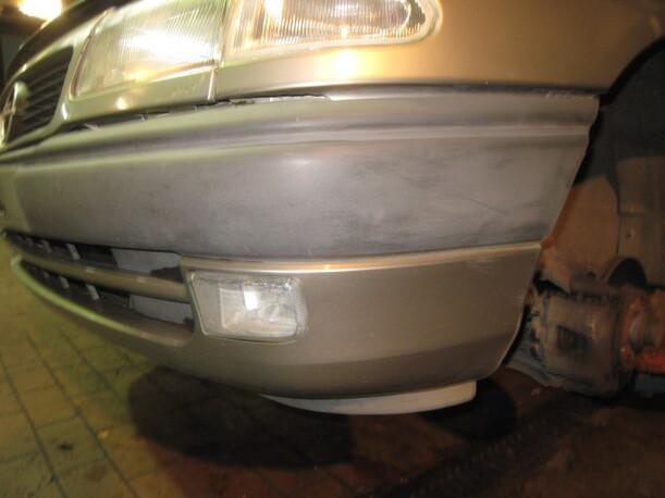 Foto: STOßFÄNGER / STOßSTANGE VORNE eines Opel Astra Caravan Club