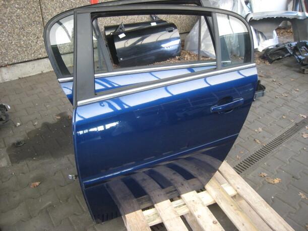 Foto: TÜR HINTEN LINKS eines Opel Signum 3.0 V6 CDTI Club