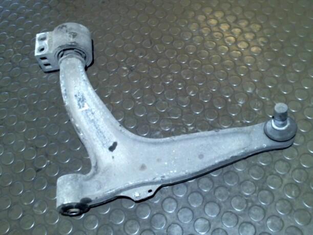 Foto: QUERLENKER VORN LINKS eines Opel Signum 3.0 V6 CDTI Club