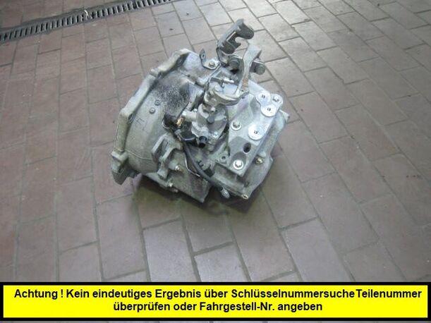 Foto: SCHALTGETRIEBE 6-GANG eines Opel Signum 3.0 V6 CDTI Club