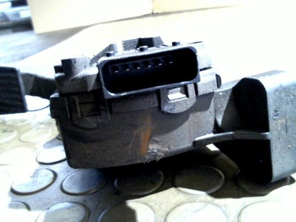 Foto: GASPEDAL eines Opel Signum 3.0 V6 CDTI Club