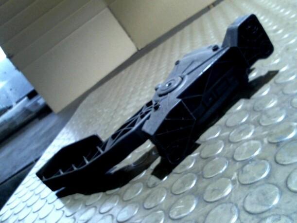Foto: GASPEDAL eines Opel Signum 3.0 V6 CDTI Club