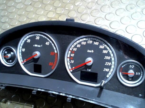 Foto: TACHOEINHEIT eines Opel Signum 3.0 V6 CDTI Club