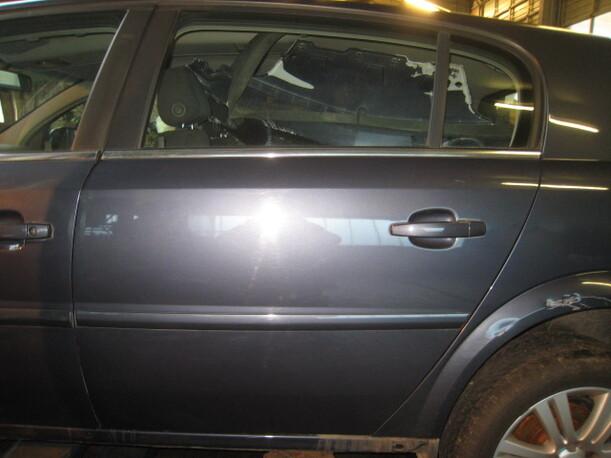 Foto: TÜR HINTEN LINKS eines Opel Signum 2.2 Club