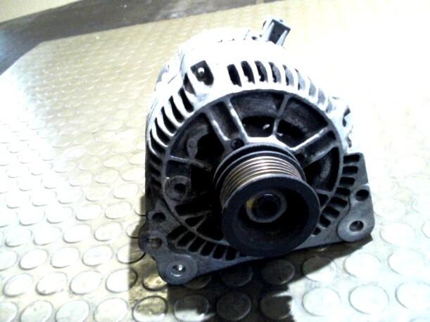 Foto: LICHTMASCHINE eines Seat Ibiza 1.4i