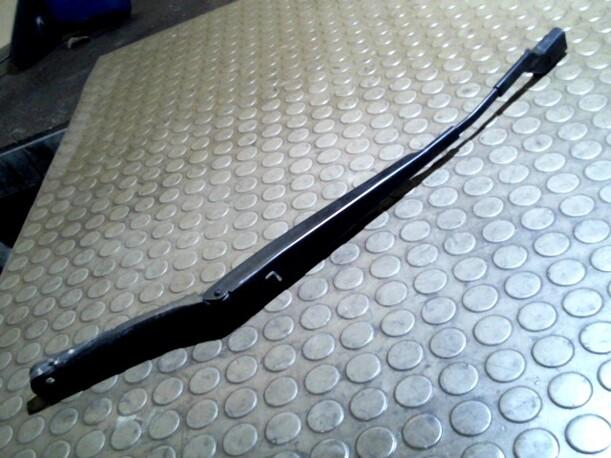 Foto: SCHEIBENWISCHERARM VORN  LINKS eines Seat Ibiza 1.2 12V