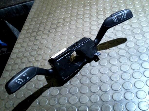 Foto: KOMBISCHALTER eines Seat Ibiza 1.2 12V