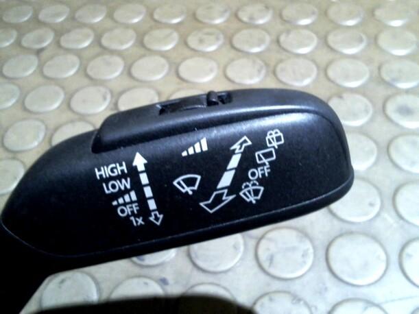Foto: KOMBISCHALTER eines Seat Ibiza 1.2 12V