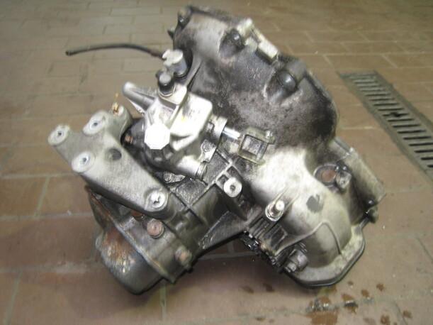 Foto: SCHALTGETRIEBE 5-GANG eines Opel Astra 1.2
