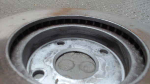 Foto: BREMSSCHEIBE VORN RECHTS eines Mazda Demio 1.4