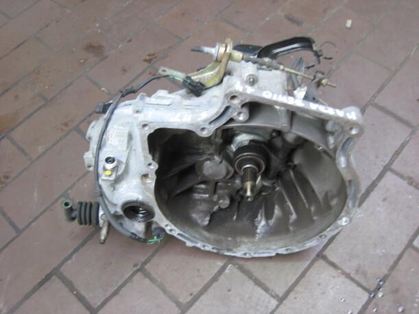 Foto: SCHALTGETRIEBE 5-GANG eines Mazda Demio 1.4