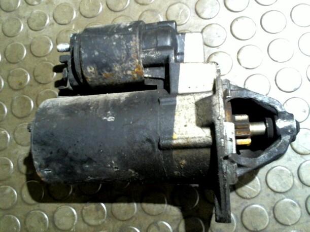 Foto: ANLASSER / STARTER BOSCH eines Opel Omega Caravan 2.0 16V