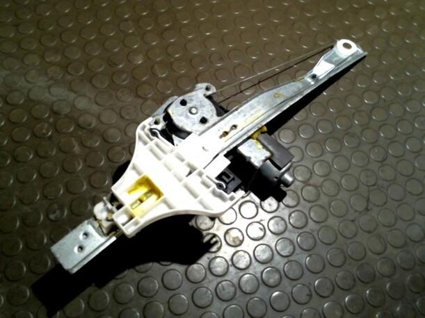Foto: FENSTERHEBER HINTEN LINKS eines Ford Mondeo 2.0 Turnier TDCi