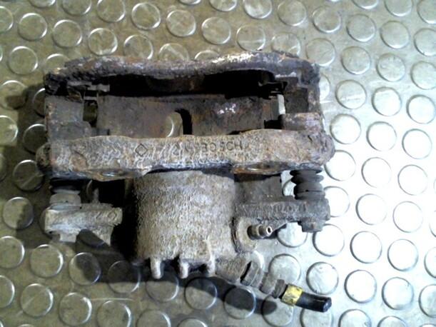 Foto: BREMSSATTEL VORN LINKS eines Citroen Xsara Coupe 1.6 16V
