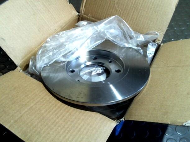 Foto: BREMSSCHEIBENSATZ HINTEN eines Citroen Xsara Coupe 1.6 16V