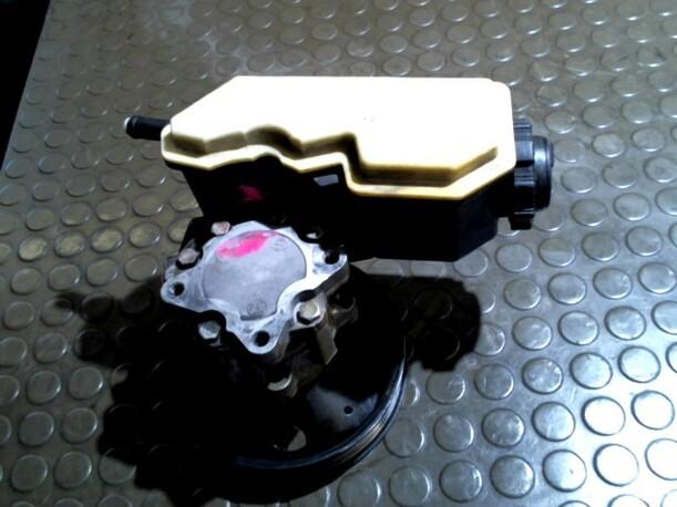 Foto: PUMPE SERVOLENKUNG eines Opel Vectra 1.8 Caravan
