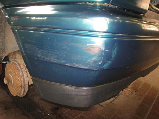 Foto: STOßSTANGE / STOSSFÄNGER HINTEN eines VW Golf 1.8 (Klima)