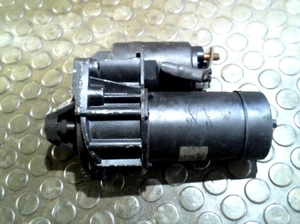 Foto: ANLASSER / STARTER eines Renault R 19