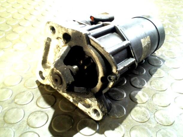 Foto: ANLASSER / STARTER eines Renault R 19