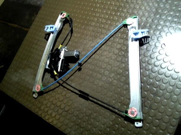 Foto: FENSTERHEBER ELEKTR. RECHTS (2/3-TÜRER) eines Citroen C2 1.1