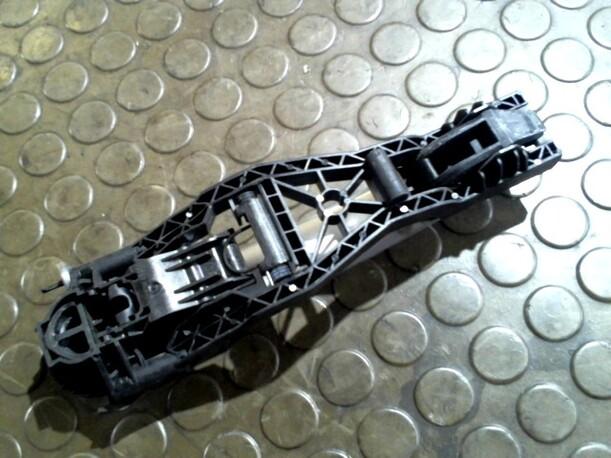 Foto: TÜRAUSSENGRIFF HINTEN LINKS eines VW Polo 1.4