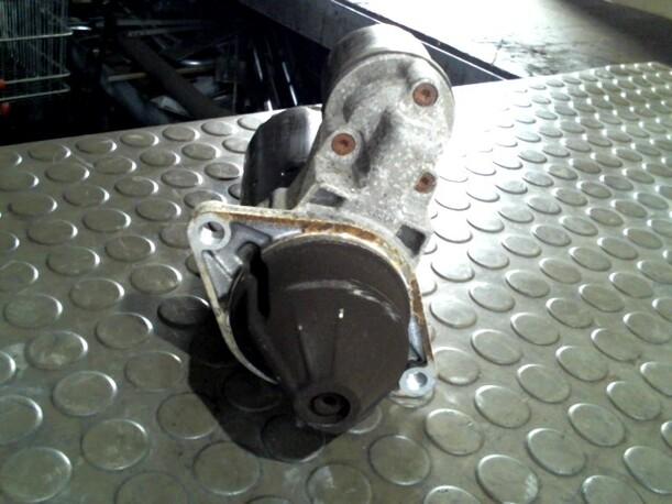 Foto: ANLASSER / STARTER BOSCH eines Opel Corsa 1.0 12V