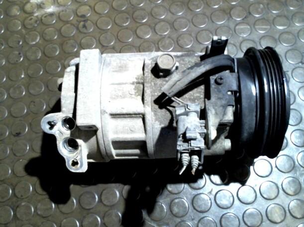 Foto: KOMPRESSOR KLIMAANLAGE eines Opel Omega 2.5 TD