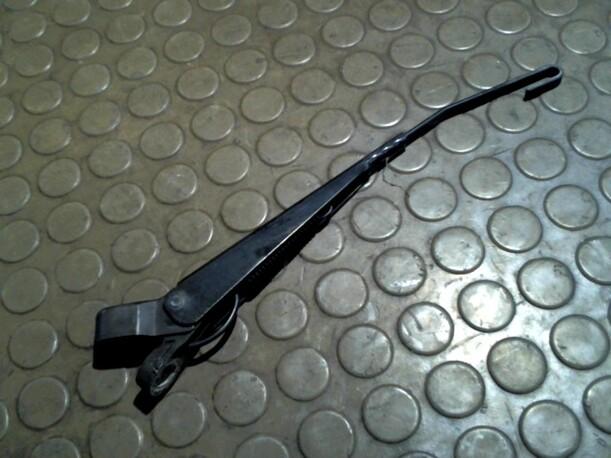 Foto: SCHEIBENWISCHERARM HINTEN eines Ford Mondeo 2.0 Turnier DI