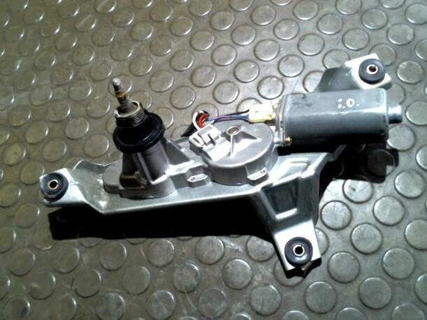 Foto: SCHEIBENWISCHERMOTOR HINTEN eines Mitsubishi Galant 2500 V6-24