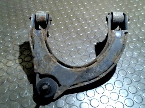 Foto: QUERLENKER OBEN VORN LINKS eines Mitsubishi Galant 2500 V6-24