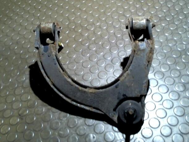 Foto: QUERLENKER OBEN VORN RECHTS eines Mitsubishi Galant 2500 V6-24