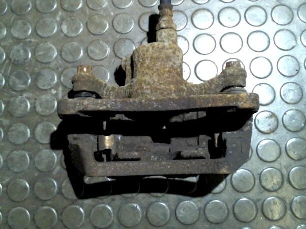 Foto: BREMSSATTEL HINTEN LINKS eines Mitsubishi Galant 2500 V6-24
