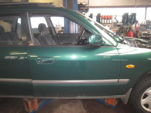 Foto: TÜR VORNE RECHTS eines Mazda 626 2.0