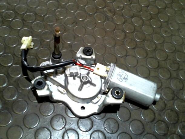 Foto: SCHEIBENWISCHERMOTOR HINTEN eines Mazda 626 2.0