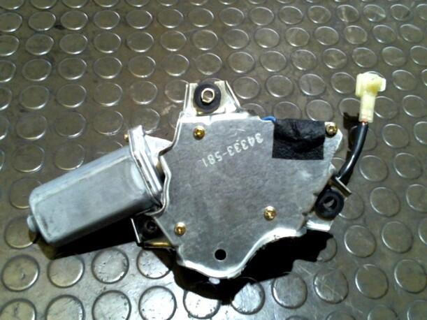 Foto: SCHEIBENWISCHERMOTOR HINTEN eines Mazda 626 2.0
