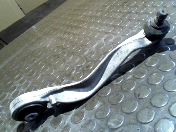 Foto: QUERLENKER OBEN HINTEN LINKS eines Audi A4 1.8 T